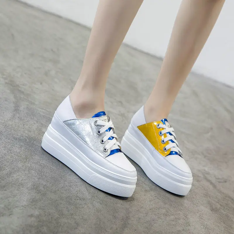 Женские кроссовки новинка подходящие цвета толстые белые для бега увеличивающие