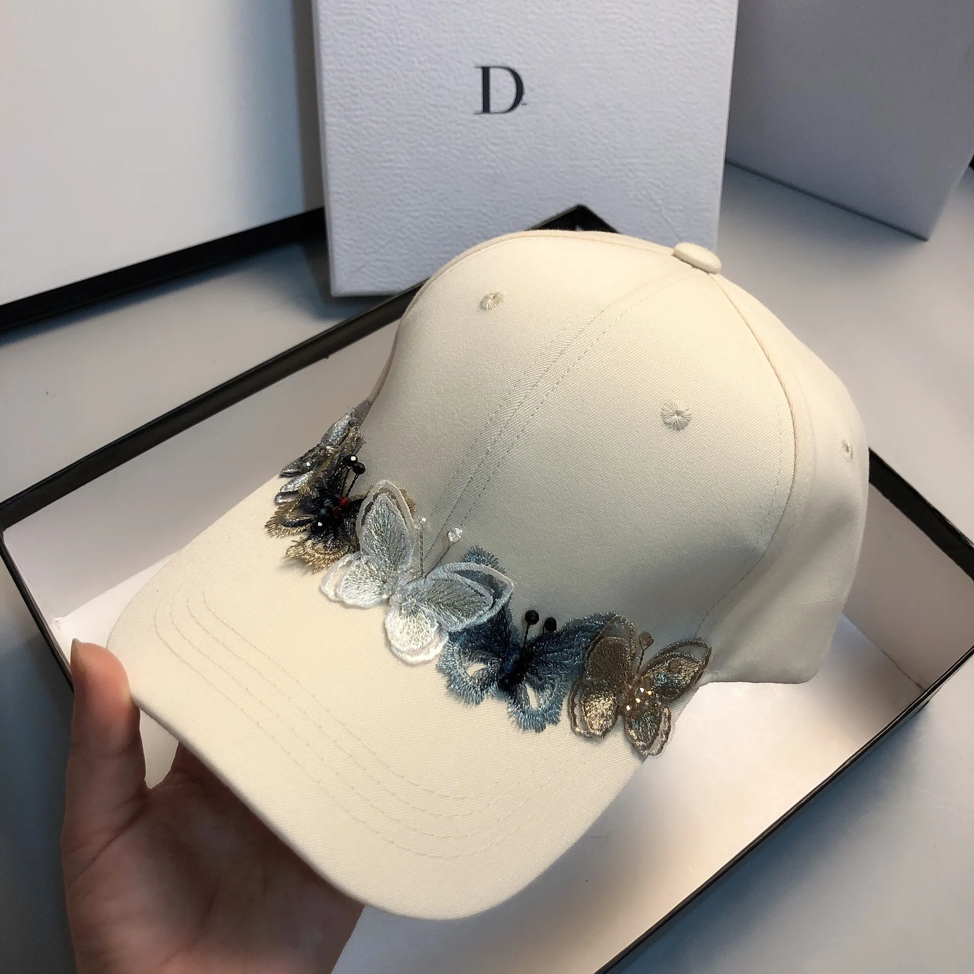 

2020Korean-Style Butterfly Crystal Baseball Cap Breathable Cotton Travel Face Covering Sun Protection Casquette Women's Fashion