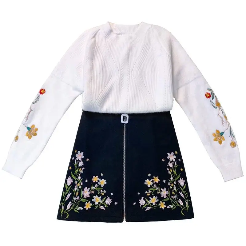 Женский трикотажный костюм свитер с цветочной вышивкой + юбка вязаный пуловер и