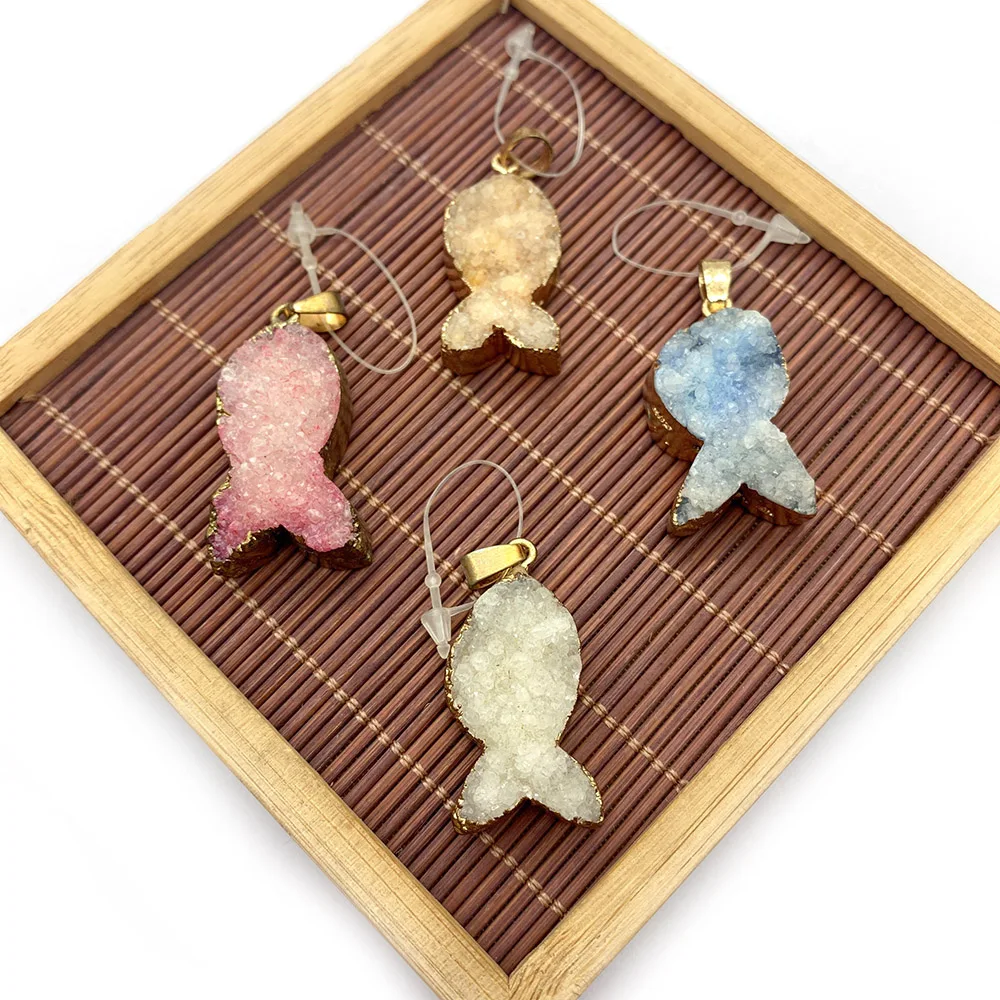 

Natural Stone Crystal Pendant Fish-shaped Electroplating Edging Multi-color Exquisite Fashion Men's and Women's Jewelry Necklace