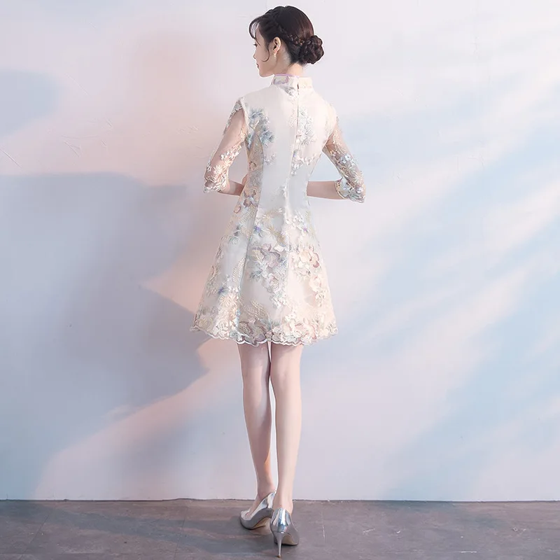 

Female Champagne Half Sleeve Qipao Sweet Embroidery Flower Cheongsam Skirt Elegant A-Line Evening Dress Short Lace Trim Gown