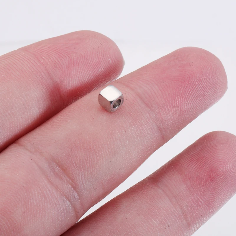 

Fnixtar 20Pcs/Lot 4mm 3D Square Beads Mirror Polish Stainless Steel Beads For DIY Making Necklaces Bracelets Connector Jewelry