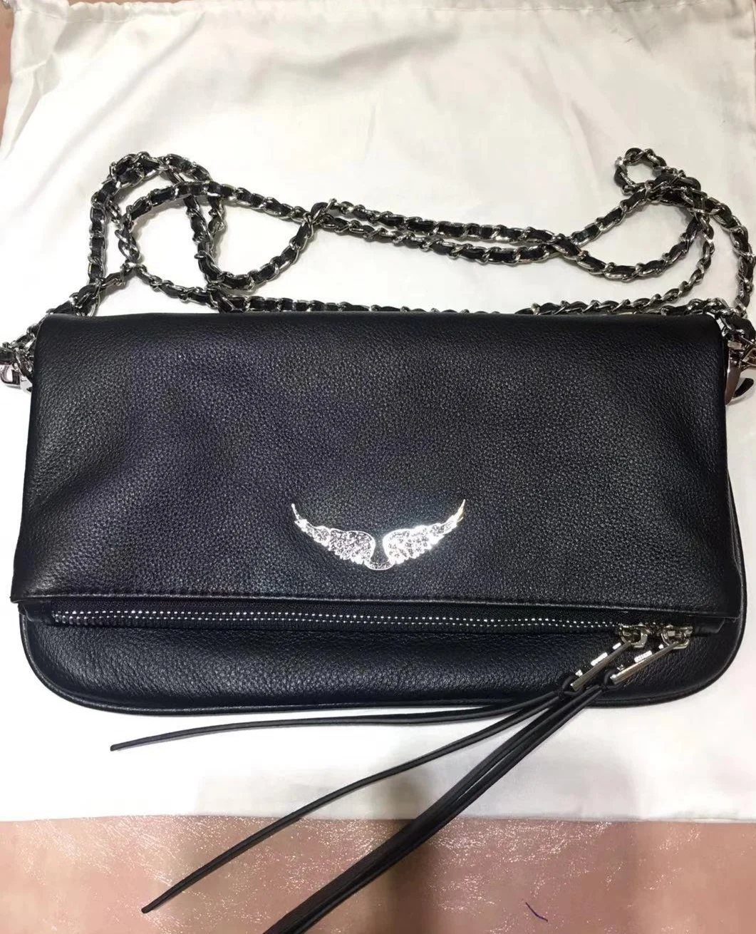 Классическая женская сумка через плечо с украшением в виде крыльев модная