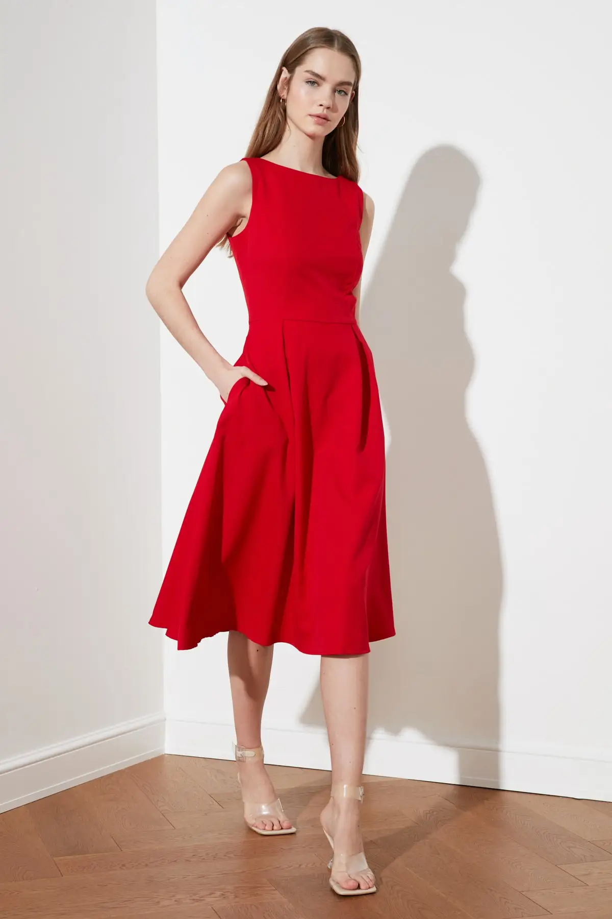 

Trendyol Piliseli Dress TWOSS20EL0980