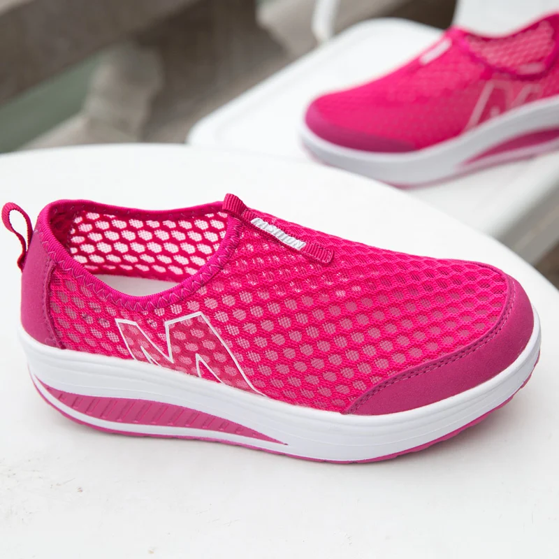 

Women Casual Breathable Sneakers Lady's Shake Fitness Sport Shoes Fashion Mesh Fabric Slip-on Shoes