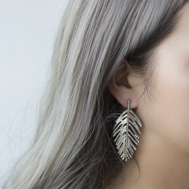 

Women Retro Earrings Metal Leaf Stud Earrings Geometric Irregular Plant Hollow Earring for Girls Party Travel Jewelry