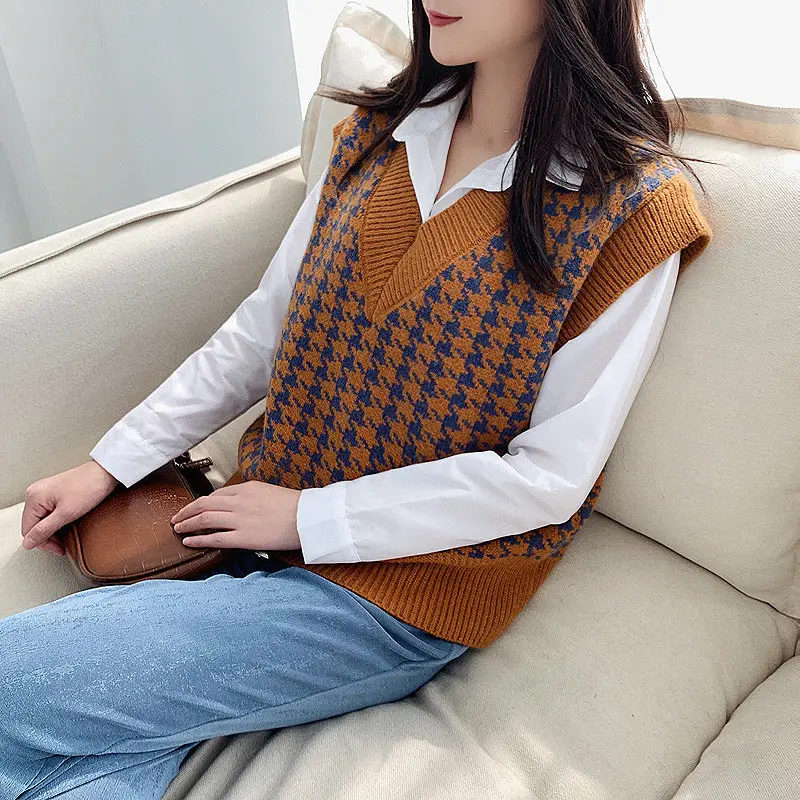 Жилет женский трикотажный в клетку без рукавов Свободный пуловер с V-образным