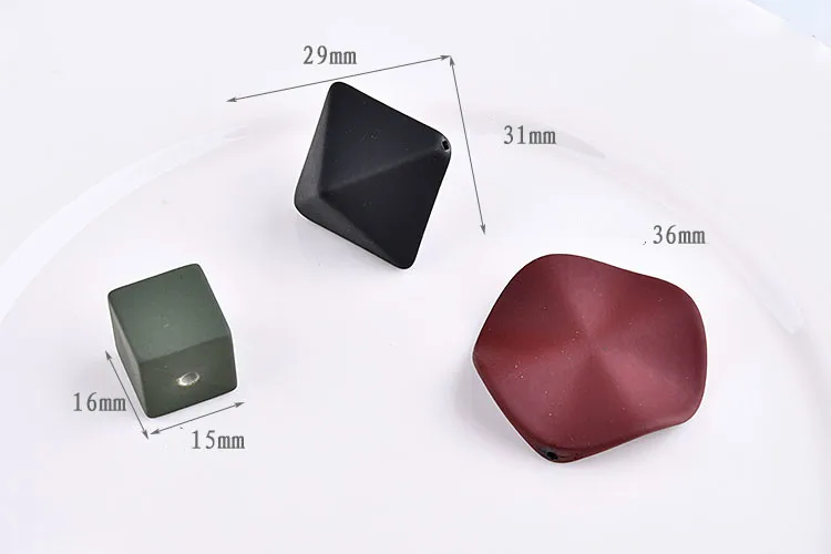 Осенние и зимние резиновые цветные матовые волнистые квадратные прямые бусы DIY