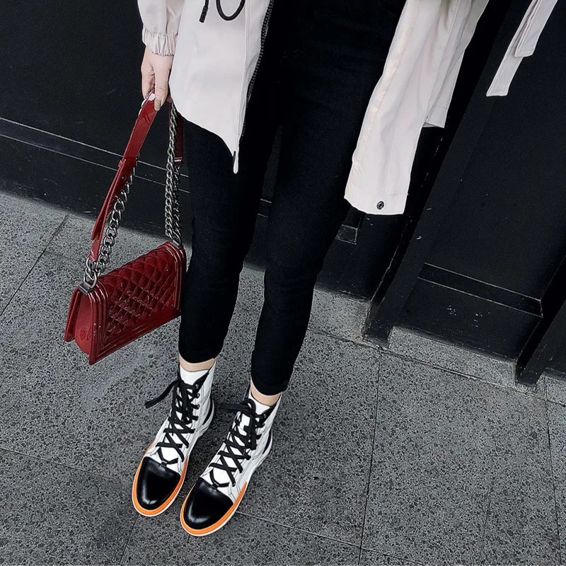 Женские зимние ботильоны на шнуровке черные Белые Повседневные кроссовки