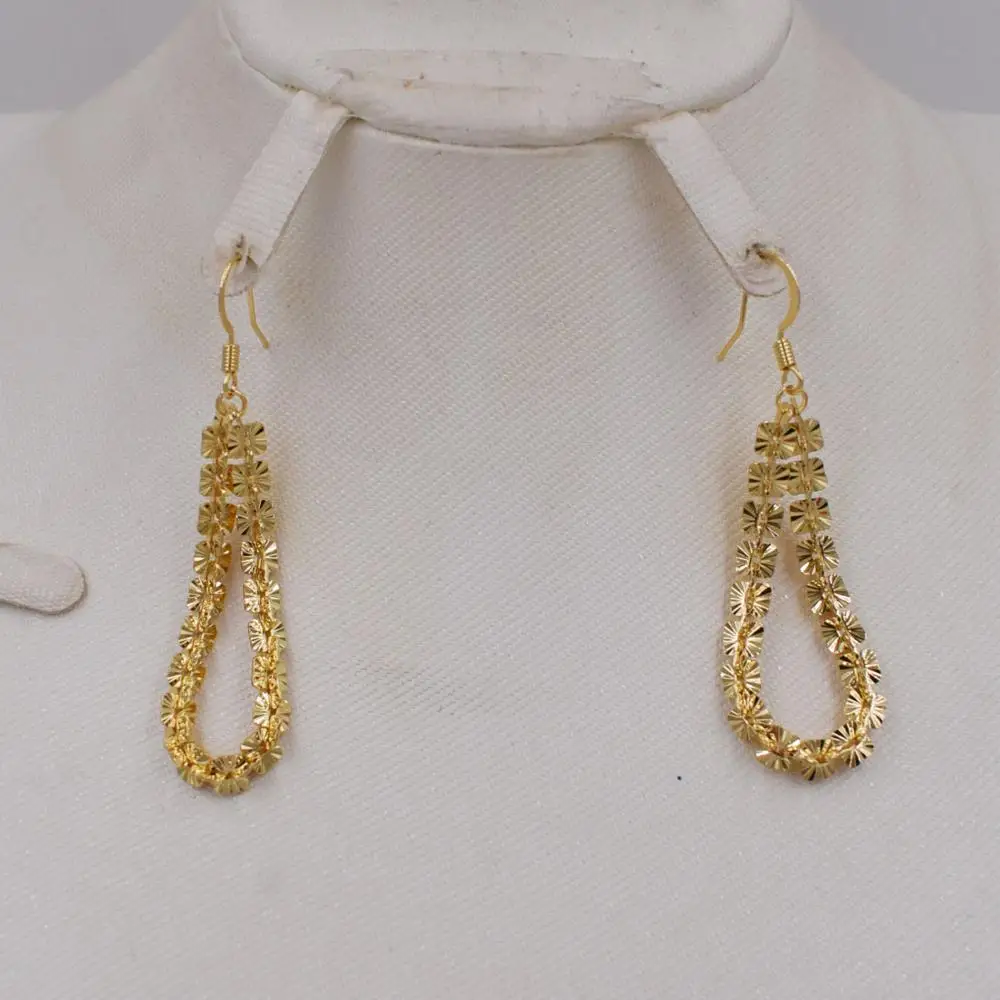 Комплект ювелирных изделий из колье и серёг в африканском стиле | Украшения