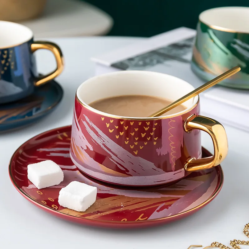 

Керамическая кофейная чашка с золотым ободком, кофейные кружки, креативная офисная чашка, чашки для завтрака, молока, блюдца, набор с ложкой, посуда для напитков