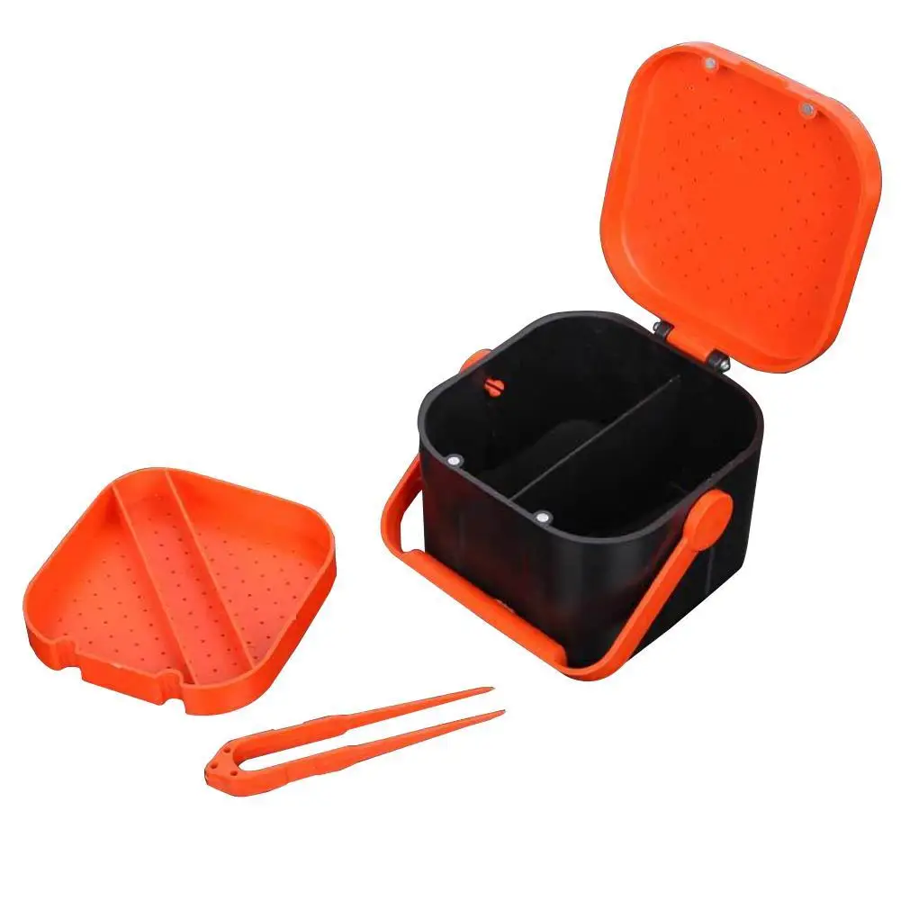 

Earthworm Box Portable Fishing Bait Lure Maggot Earthworm Worm Storage Case Box with Lanyard 2 Compartments Fishing Tools