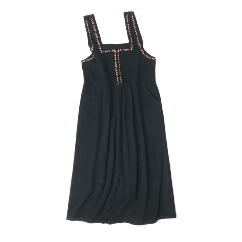Black dress Винтажное вельветовое зимнее длинное платье для женщин Mori Girl без рукавов с милой цветочной вышивкой на бретелях Черное Женское Платье-миди комбинезоны - Цвет: Black dress