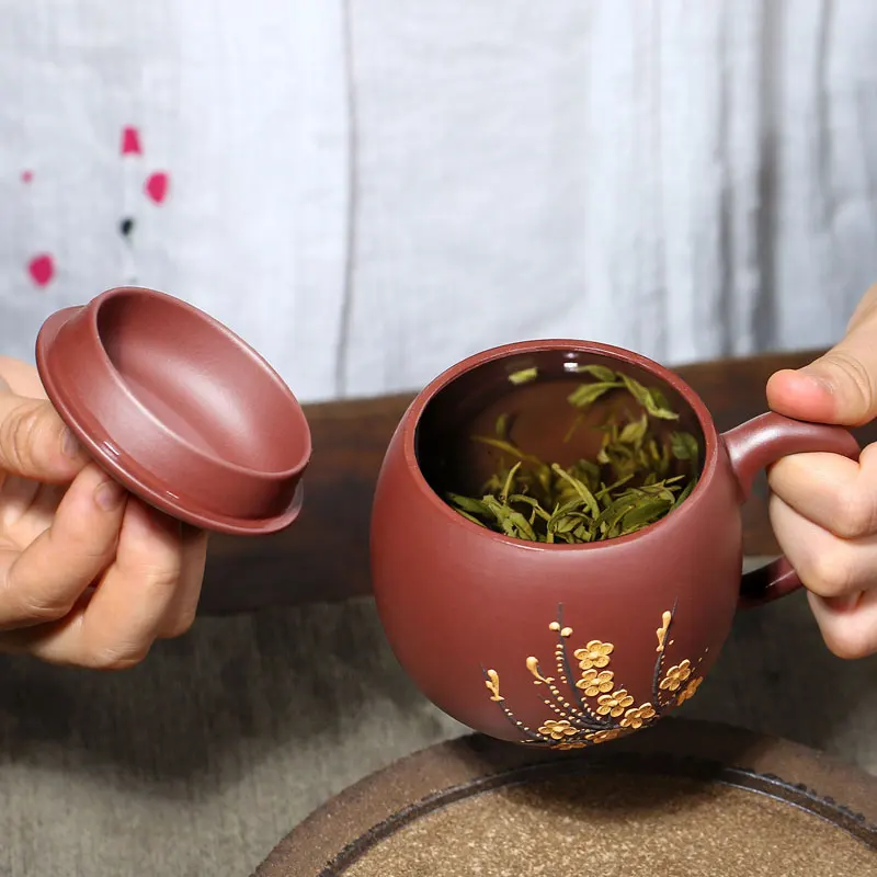 

Two yixing ores pure manual purple sand cup lid cup ores red one dragon products cover cup of much money