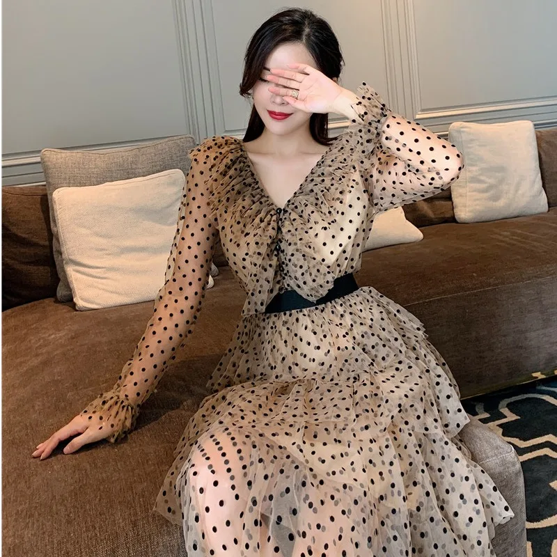 

2021 new autumn French holiday style super fairy sweet mesh wave point Ruffle V-Neck long cake dress