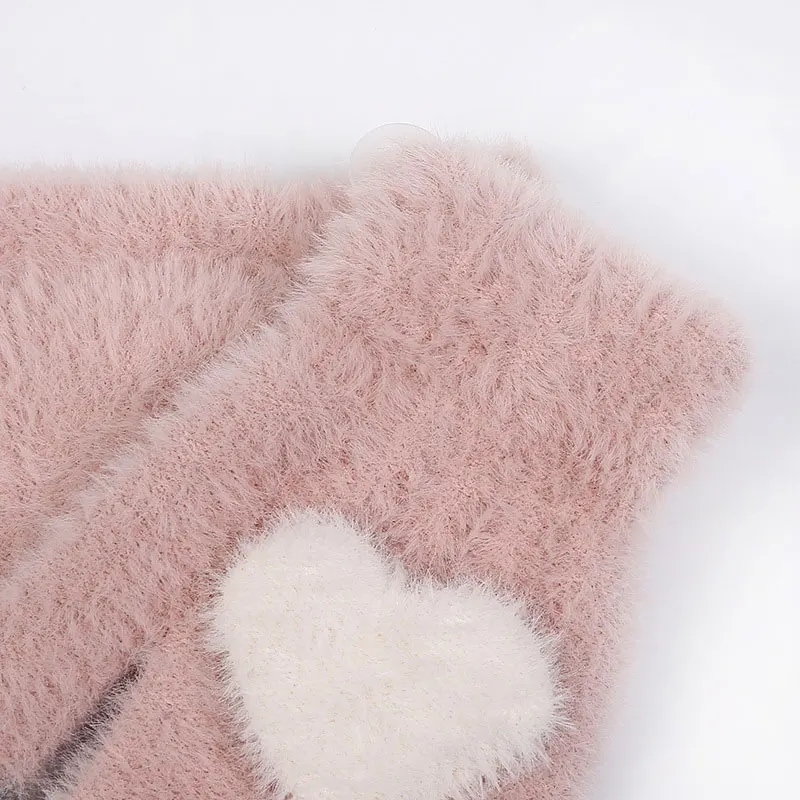 Симпатичные Зимние перчатки для женщин плюшевые теплые с сердечками женские