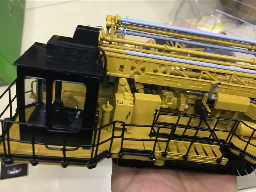 Гусеница Cat MD6250 роторная сверла астола 1:50 металлическое ведро модель от бренд Diecast Masters DM85581