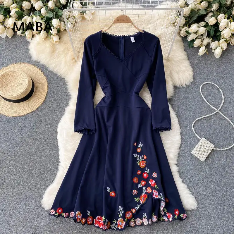 

2021 Autumn Women Embroidered Short Dress V-neck Long Sleeve High Waist Retro Elegant Floral Festival Outfit Vestidos Plus Size