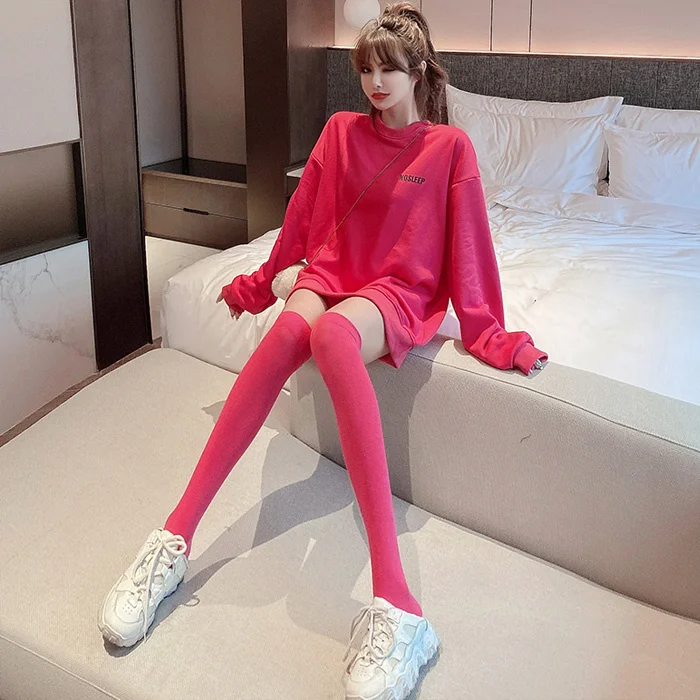 

Осенний популярный Повседневный небольшой свободный пуловер с круглым вырезом свитер средней длины чулки комплект из двух предметов