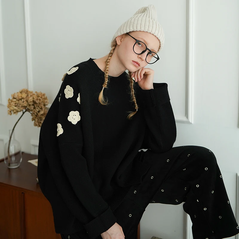 Imakokoni/свитер с черным цветком Оригинальный дизайн Свободный и дикий толстый
