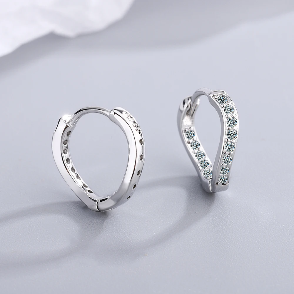 

Женские серьги-кольца из серебра 925 пробы с цирконом