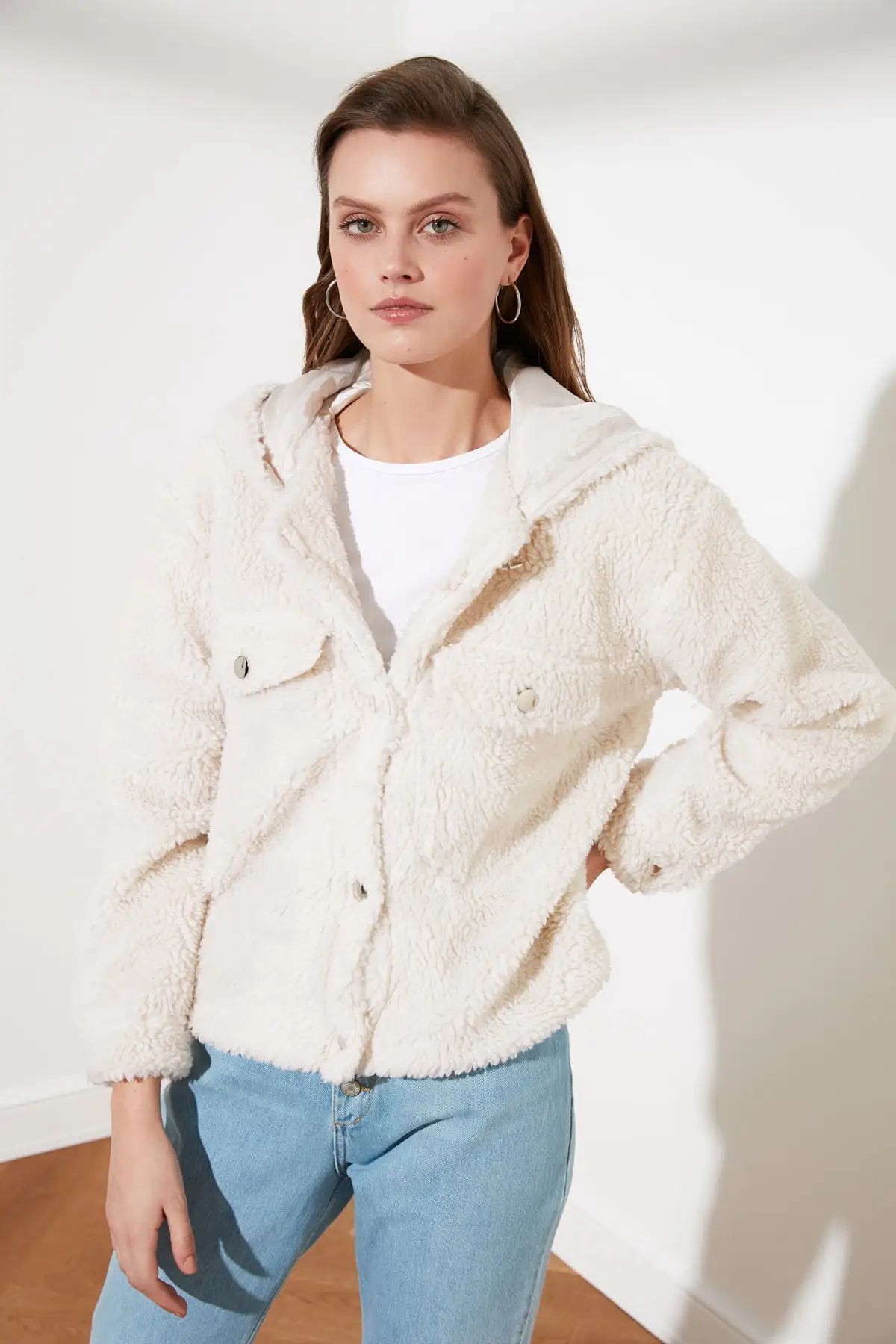 

Trendyol Hooded Button Plush Coat TWOSS21MO0028