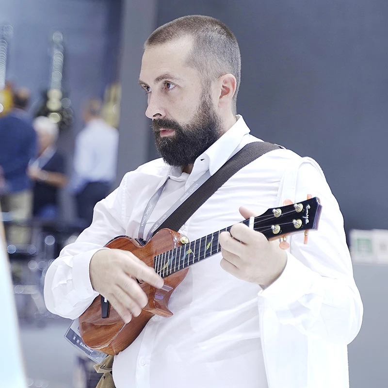 固体ウクレレ 26 インチワンピースマホガニーウクレレテナーピックアップ電気ウクレレハワイギター楽器