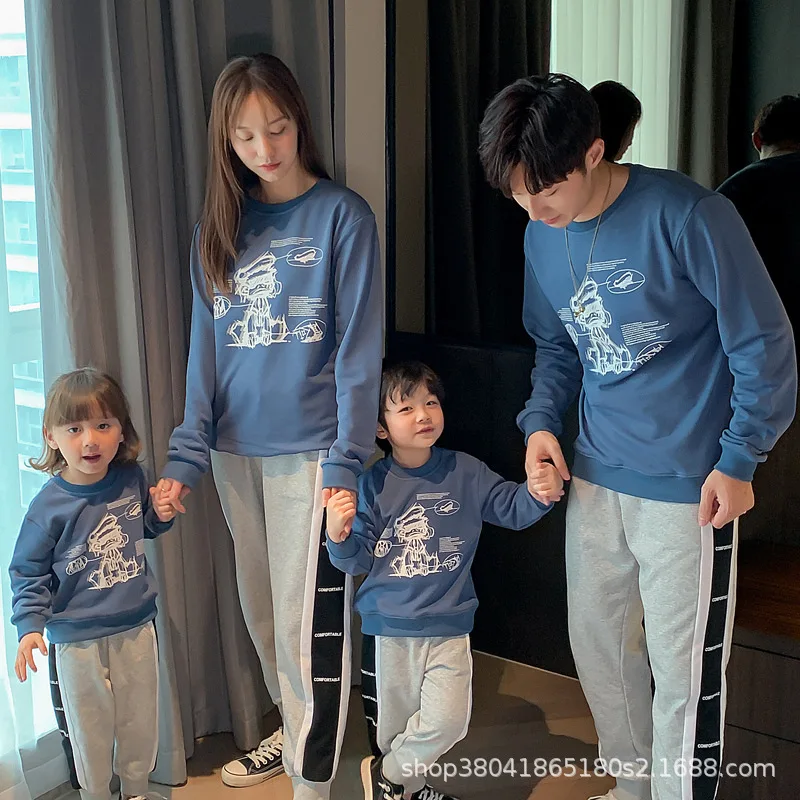 

Family Matching Clothes Sweatshirts Casual Letter Cartoon Print Loose Hoodies for Mother Daughter Son Dad Mom and Me Clothes New
