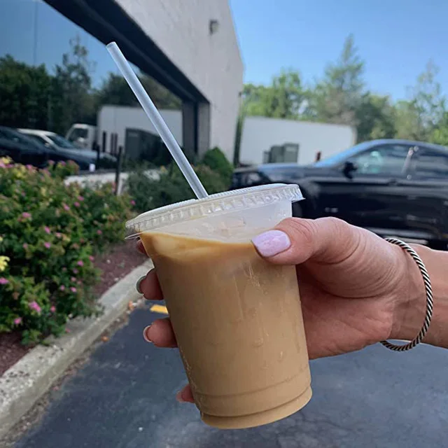 100 шт./компл. 450 мл Пластик чашки с крышками для чая со льдом охлажденных напитков