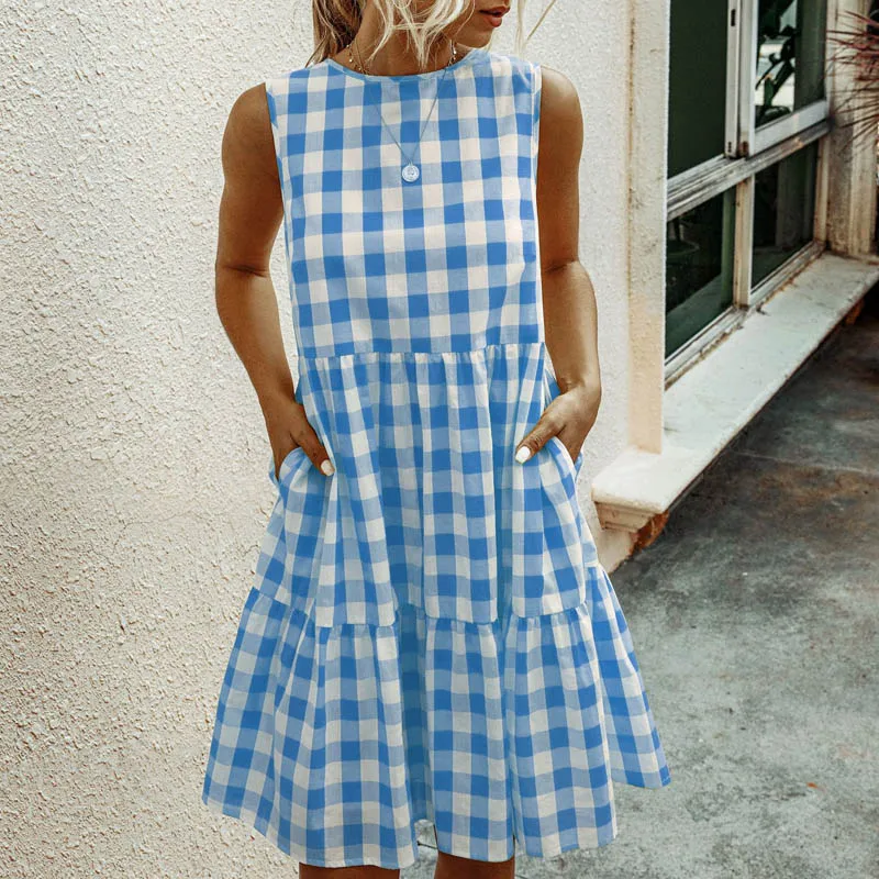 Женское пляжное платье в горошек с оборками свободное мини без рукавов стиле