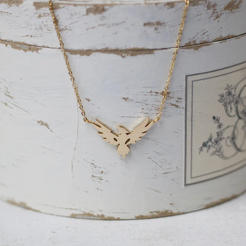 

Amaiyllis 14k Gold Simple Flying Eagle Clavicle Necklaces Animal Falcon Chain Fashion Gold Necklace For Women Summer Jewelley