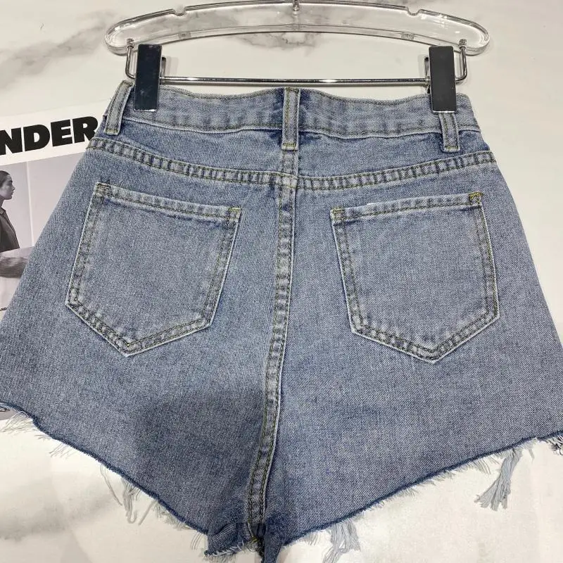 

2021 Summer New Vertical Rhinestone Tassel Design Women Short Holed Denim Pants Female Pocket Denim Short Fashion