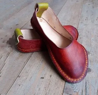 Женская обувь в готическом средневековом ретро стиле со шнуровкой виде листьев