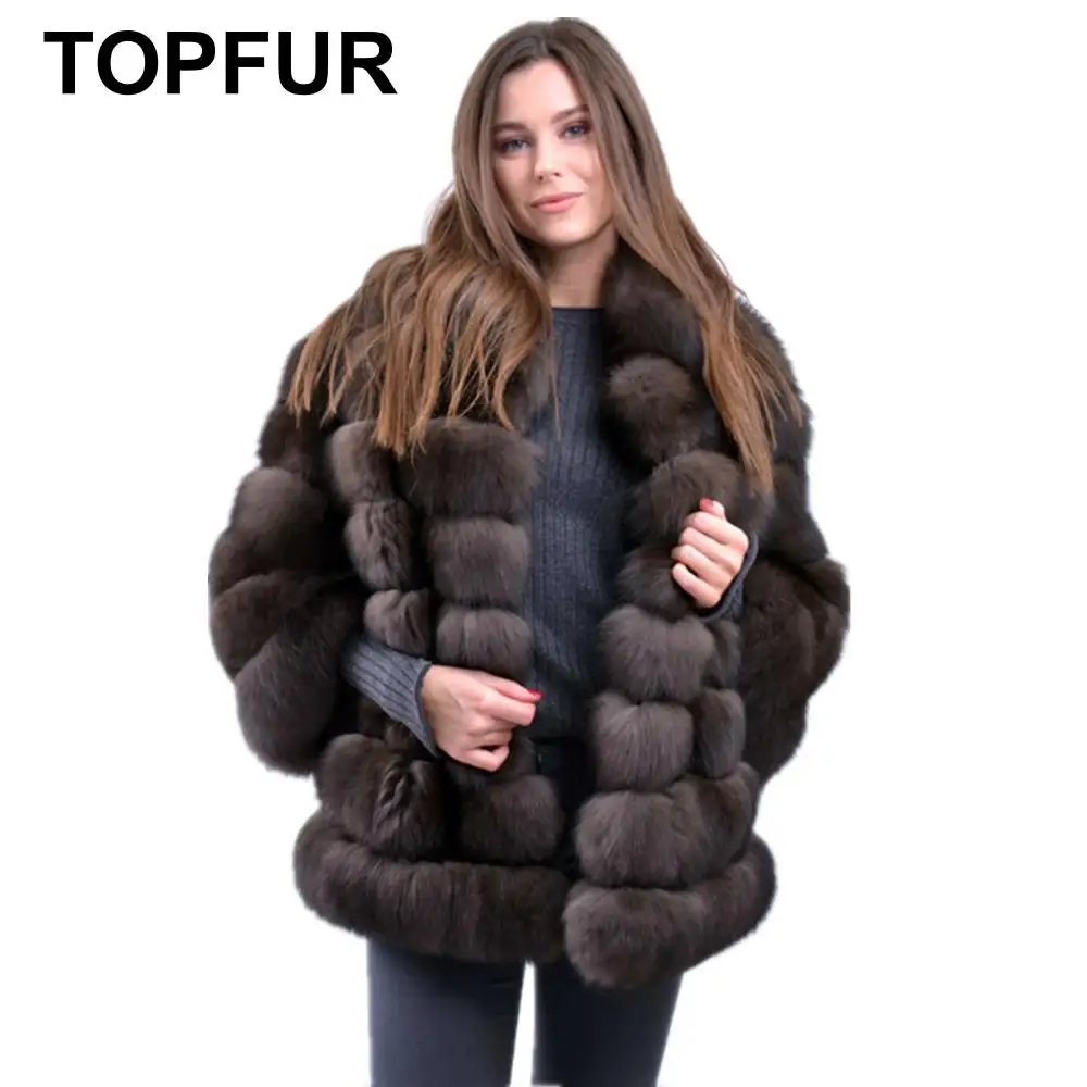 Модное зимнее женское пальто с натуральным мехом белое из лисьего меха круглым