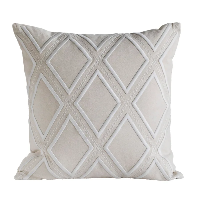 Наволочка с геометрической вышивкой синяя желтая белая темно-синяя домашняя