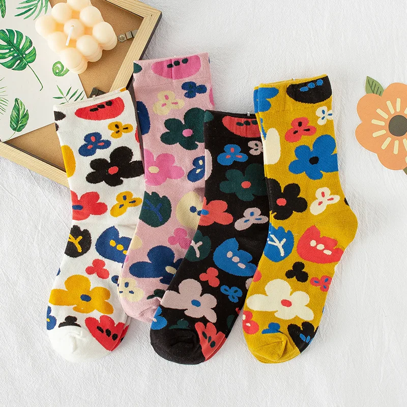 

4 Pairs Kawaii Print Flower Woman Socks Cotton Janpanese Korean Style Funny Socks Women for Autumn Winter B0040