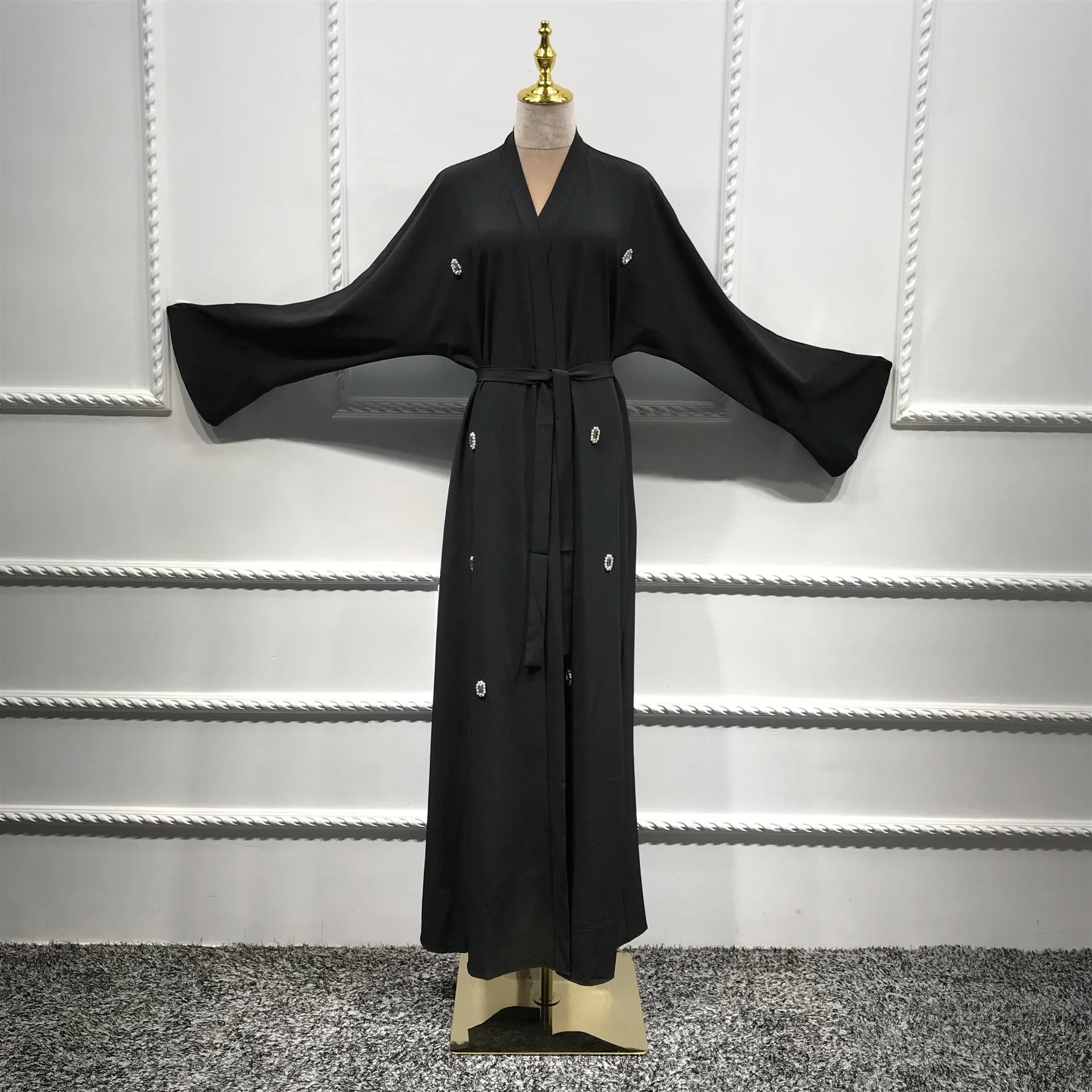 Элегантное мусульманское платье Abaya для женщин расшитое бисером на шнуровке