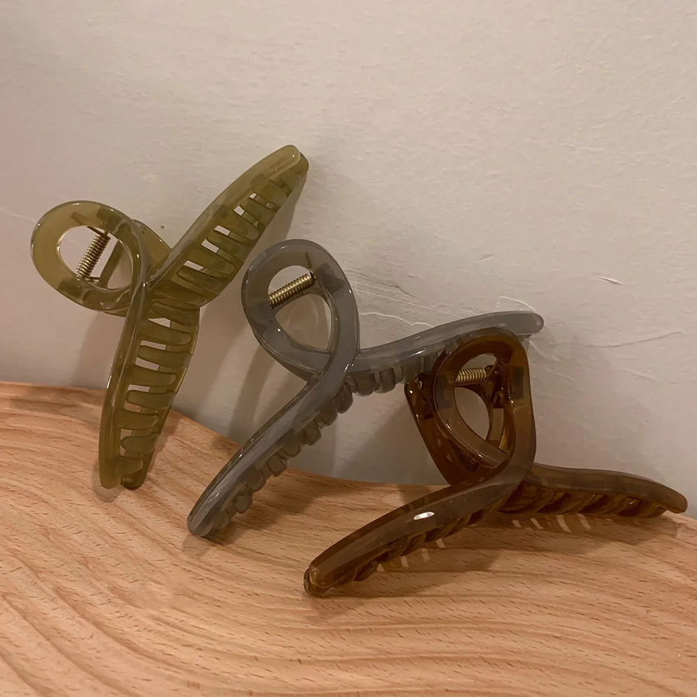 

Suitable for a lot of hair 1PCS Korea Extra Large Hair Grab Acrylic Frosted Cross-Plate Hair Grab Clip Shark Clip