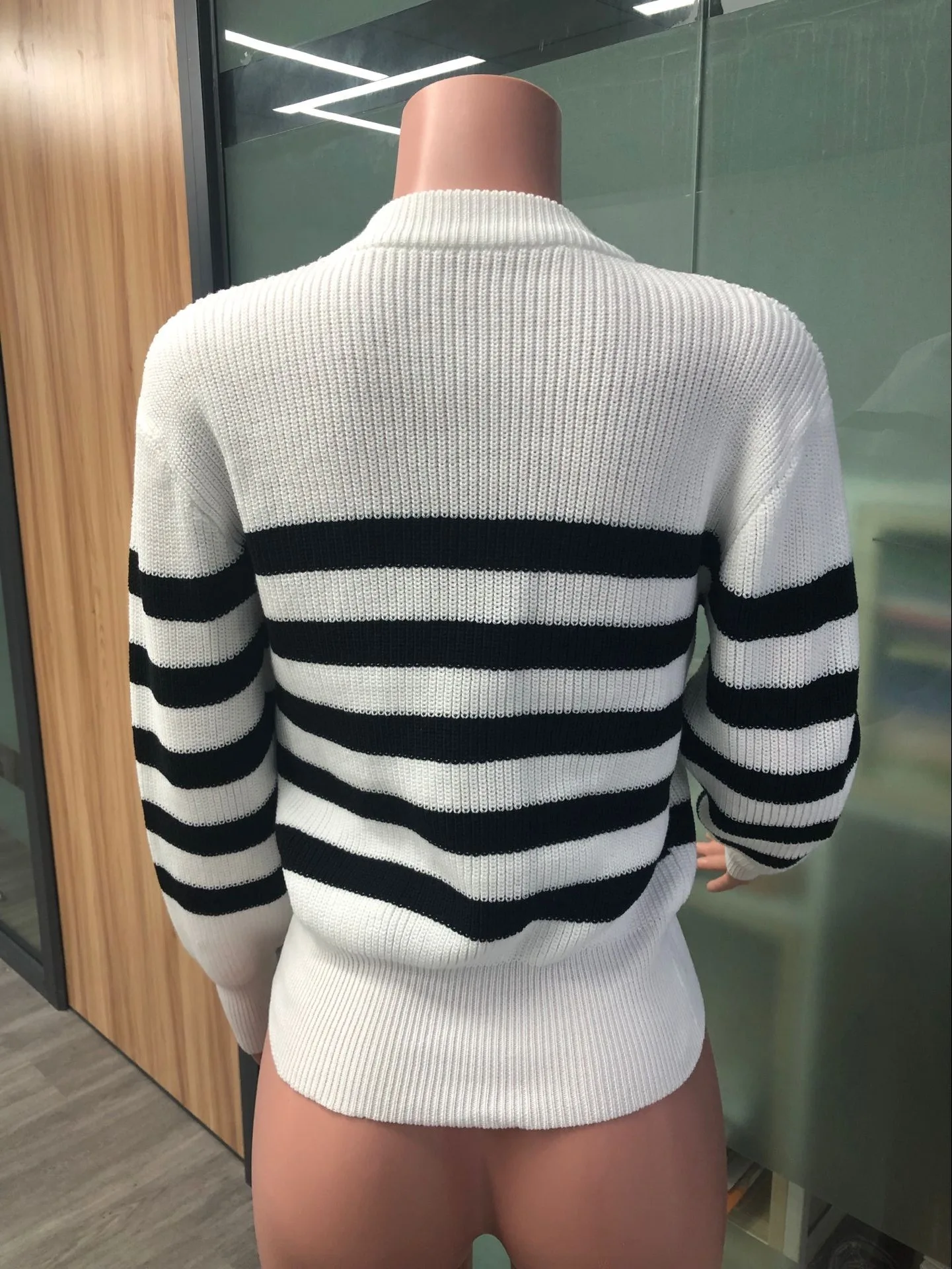 

Fashion striped patchwork knitted sweaters Women pollover long sleeve crewneck sweater Autumn winter distressed sweater