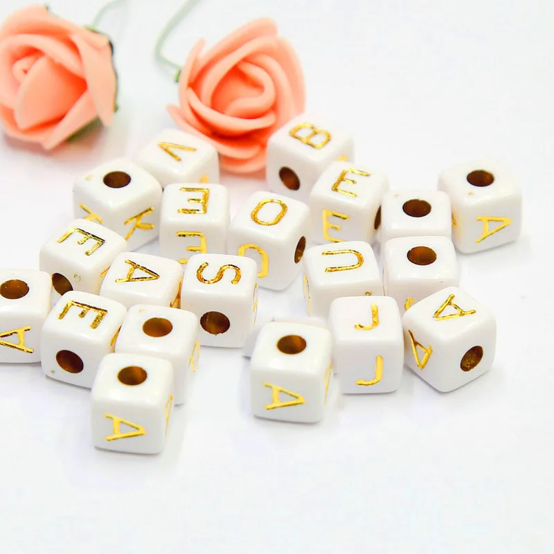

Newest 550pcs/Lot 10*10mm Cube Square White with Gold English Character Printing Acrylic Jewelry Alphabet Beads DIY Material