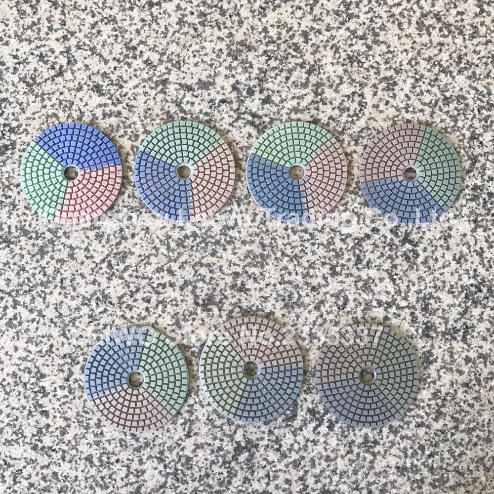 Алмазные полировальные прокладки 4 дюйма три цвета секторы для полировки гранита