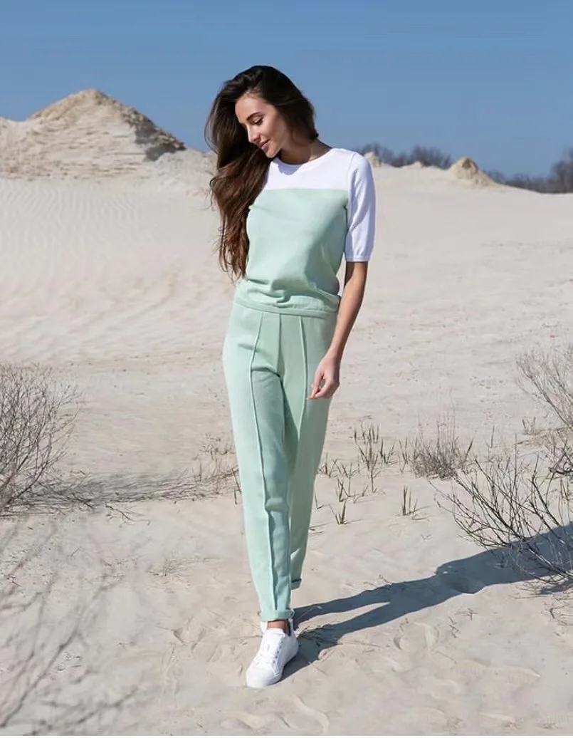 Женский трикотажный костюм ALPHALMODA короткий пуловер + клетчатый кардиган брюки
