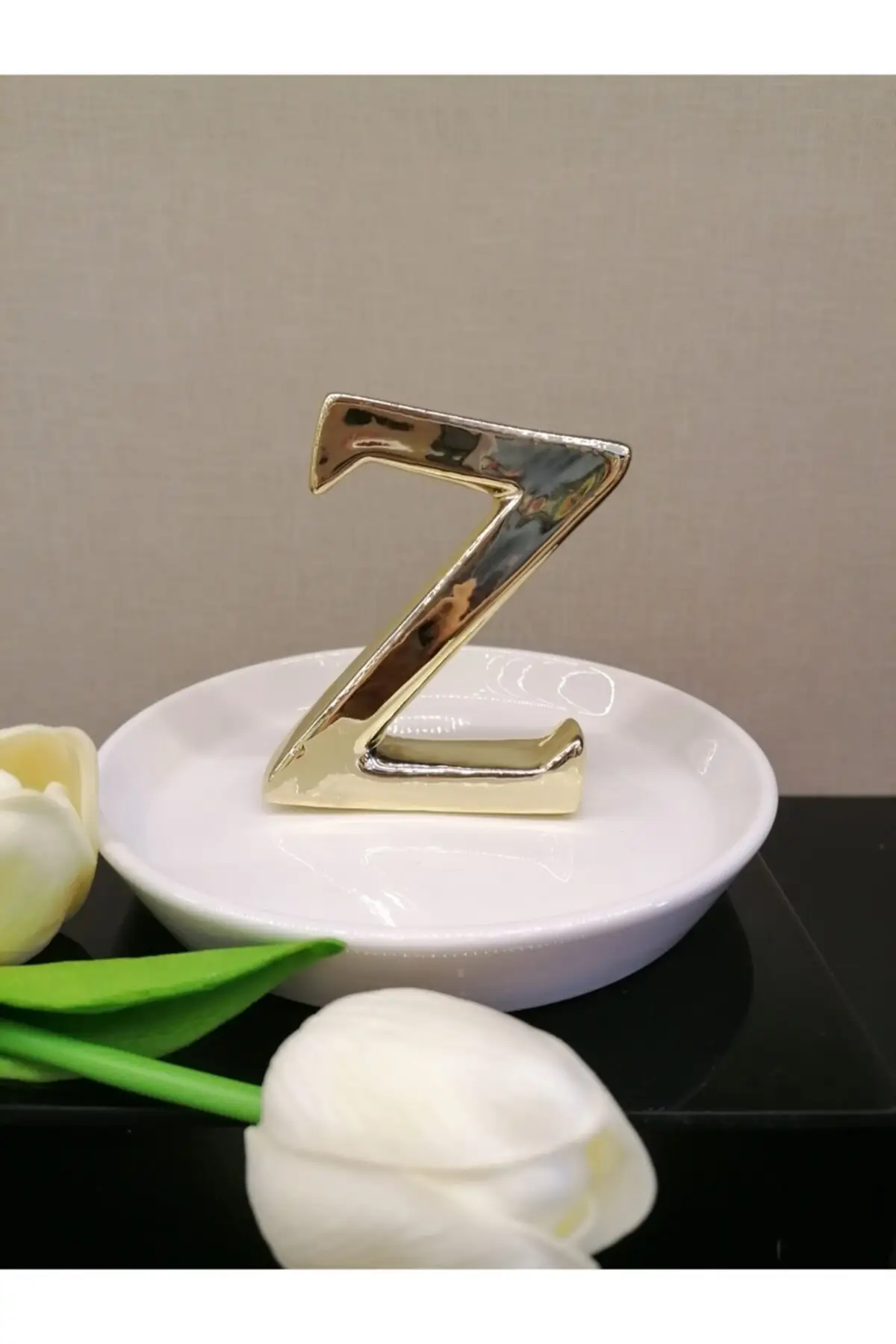 

Arow - Dubai White Porcelain Gold ''z'' Letter Jewelry Hanger Jewelry Stand AROW-PM-766-Z