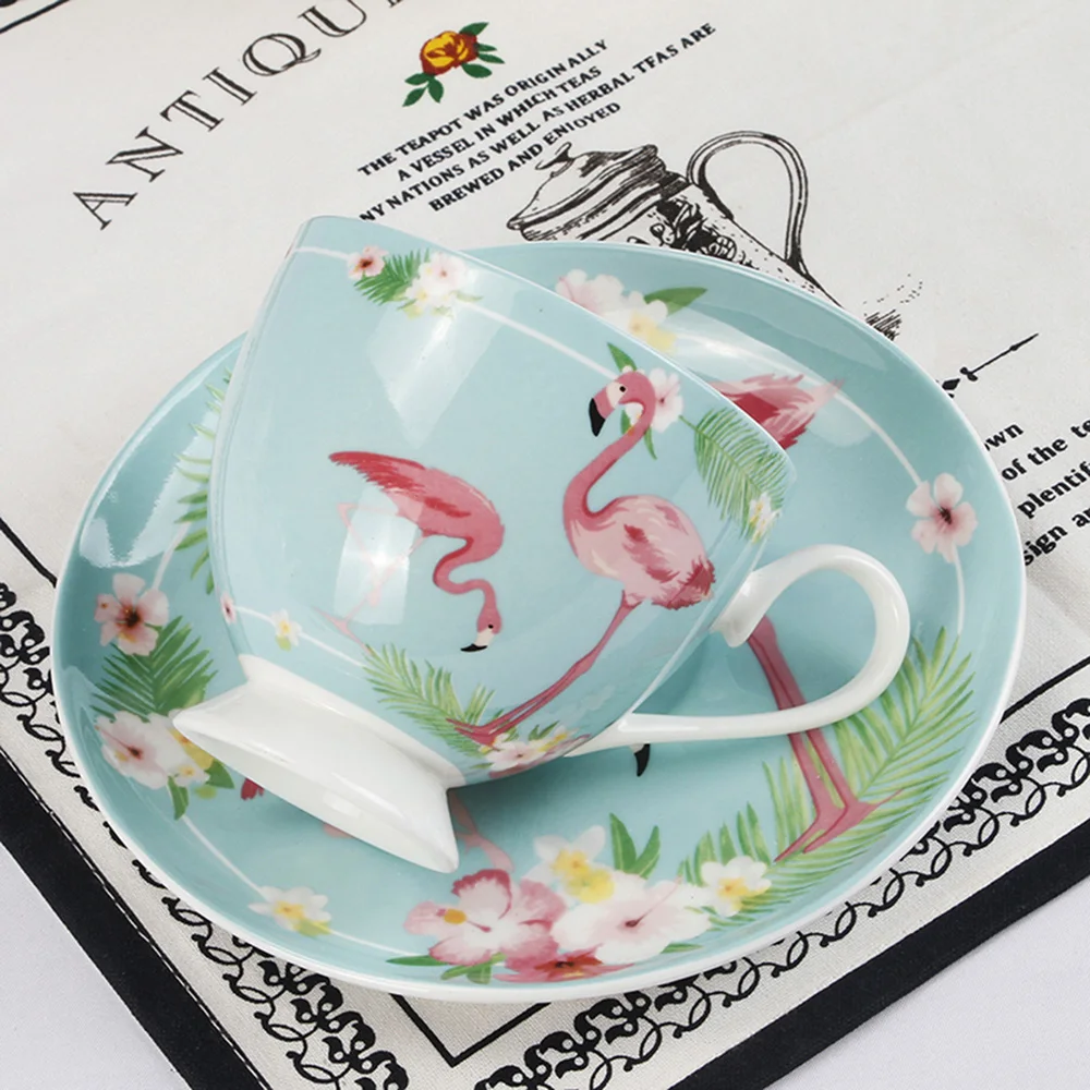 

Кофейная чашка в скандинавском стиле из костяного фарфора, блюдце, ложка, набор 220 мл, британская фарфоровая чайная чашка для кафе, улучшенна...