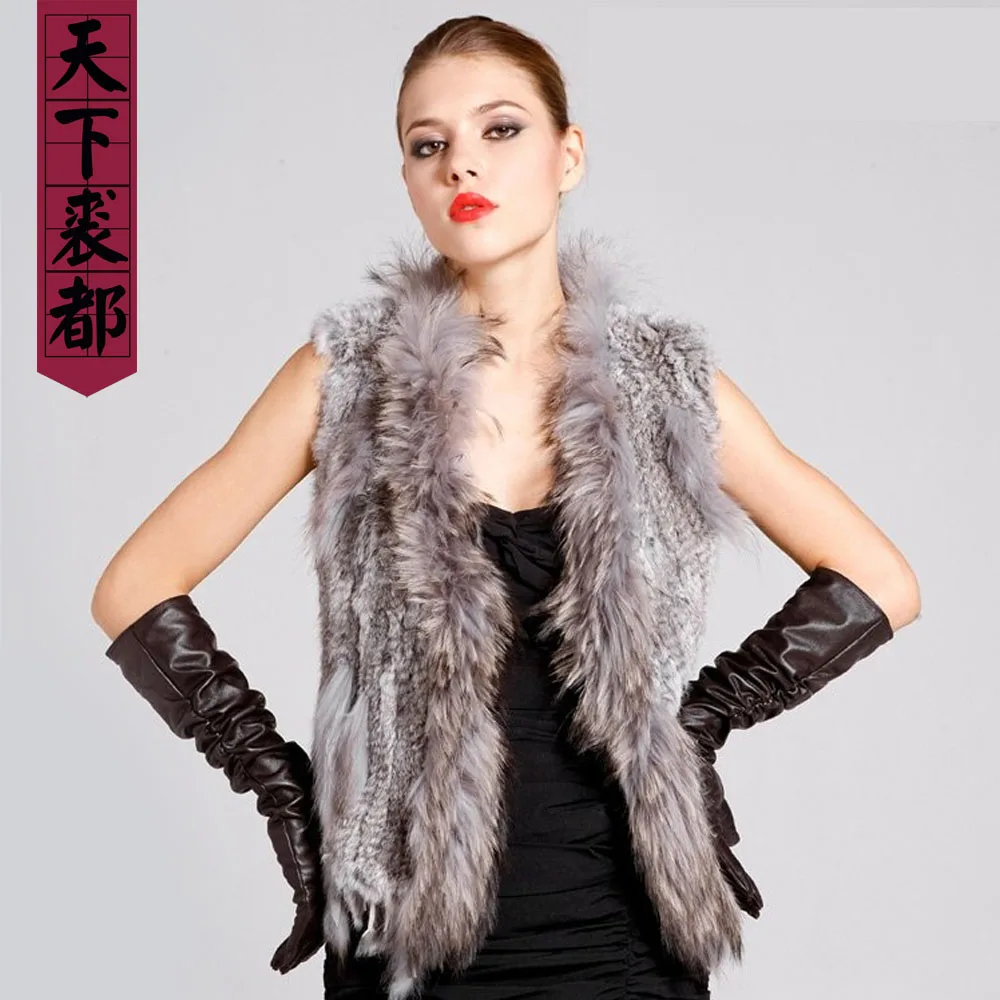 Женский вязаный жилет с мехом кролика вечерний воротником из меха енота | Женская