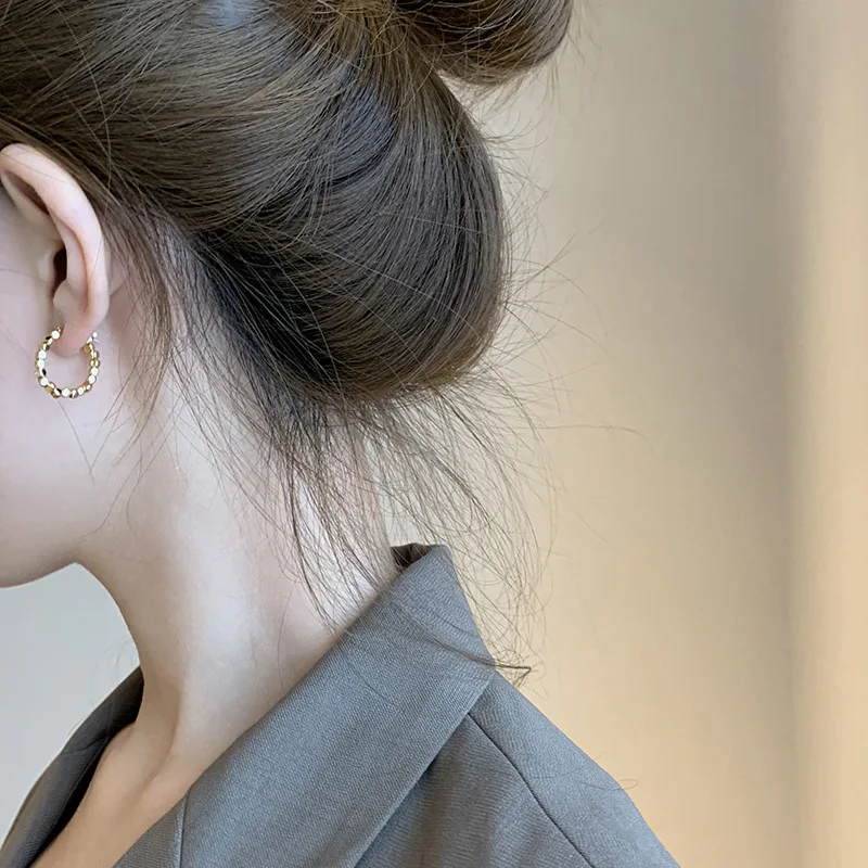 20 мм с золотым Цвет кубики из бисера серьги-кольца для женщин Элегантный