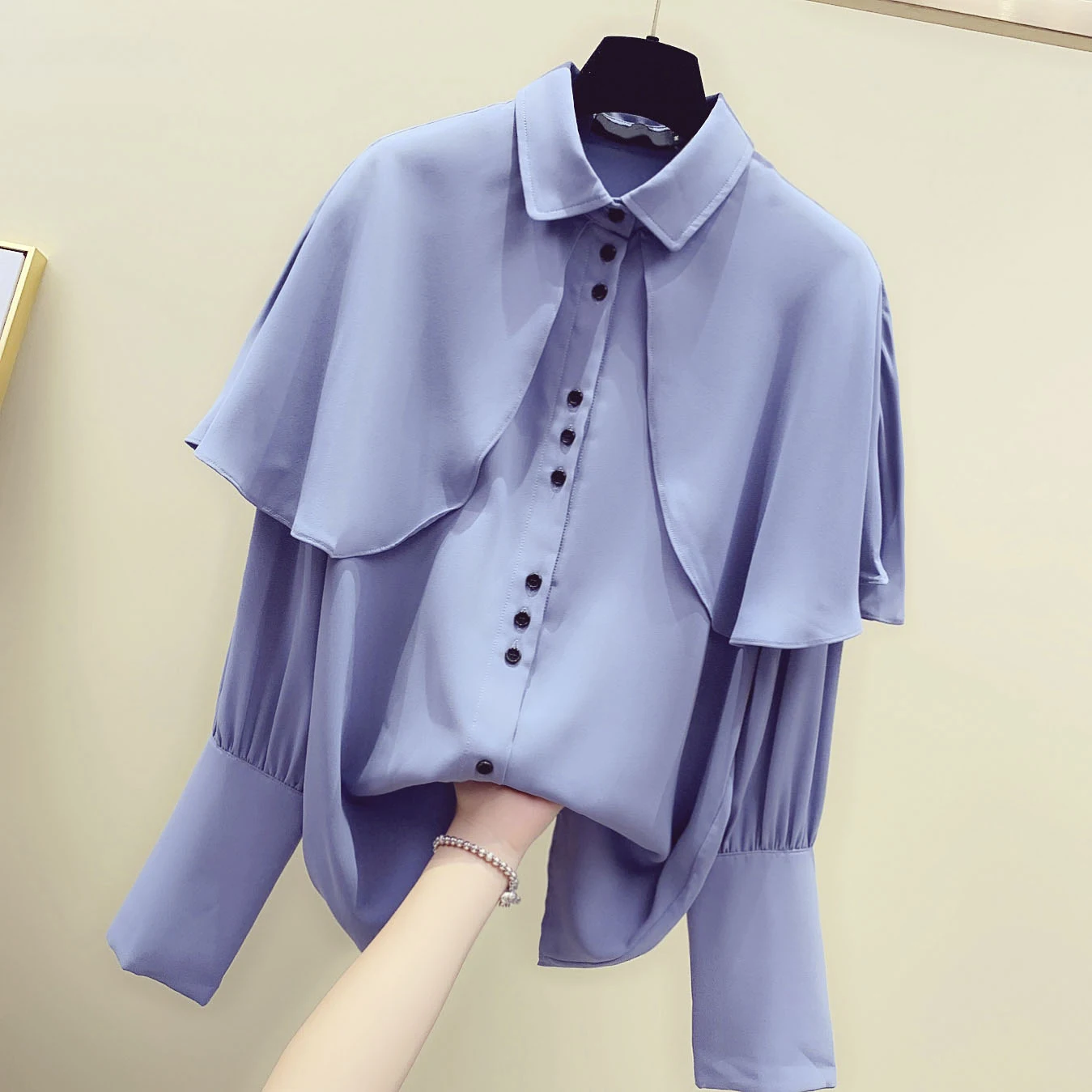 Женская шифоновая рубашка с оборками голубая Свободная в стиле ретро длинным