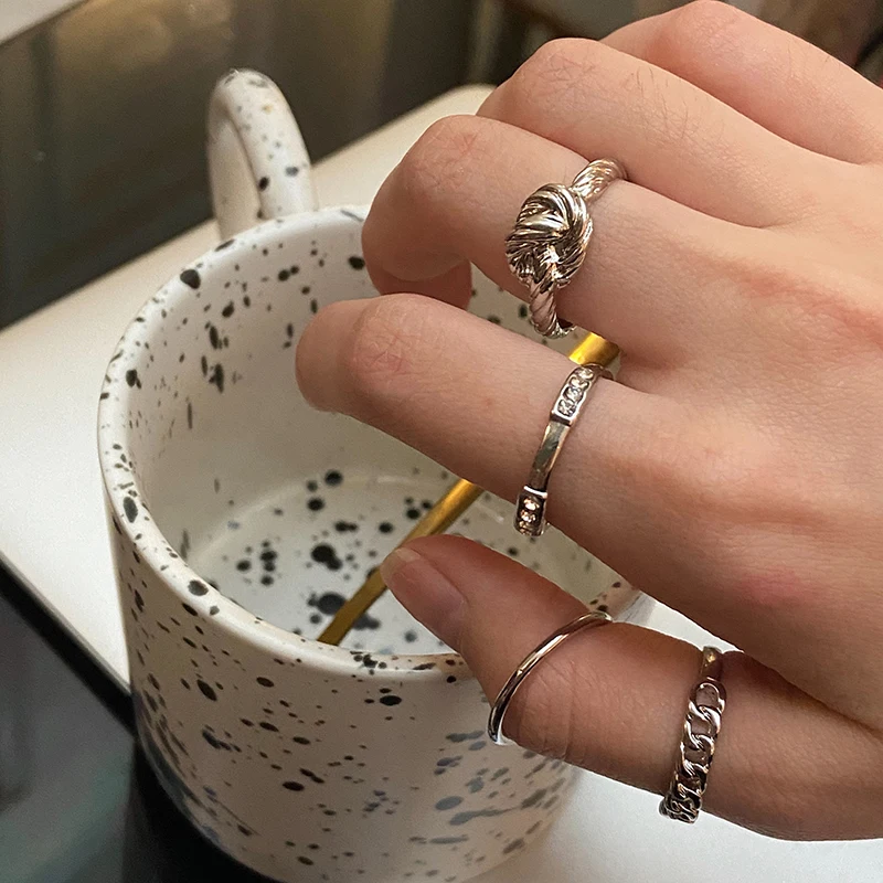 

SexMara 20FW New 4 pcs/set Punk Trendy Shiny Rhinestone Inlay Hollow Chain Twist Combination Metal Rings for Women Party Jewelry