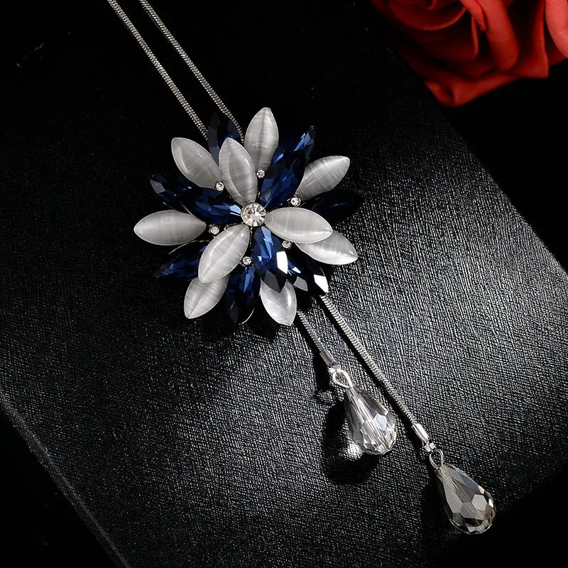 

Graceful and Fashionable Multi-Layer Flower Necklace Women's Long Sweater Chain Ornament Hanging Piece Pendant Factory