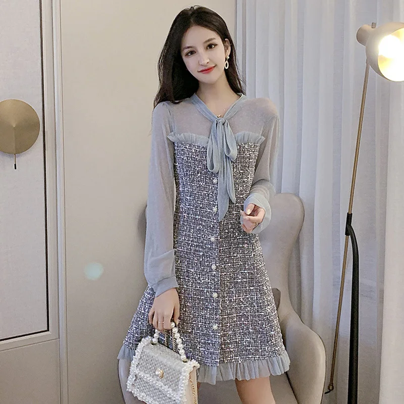 Женское трикотажное платье из твида прозрачное однобортное с оборками бантом и